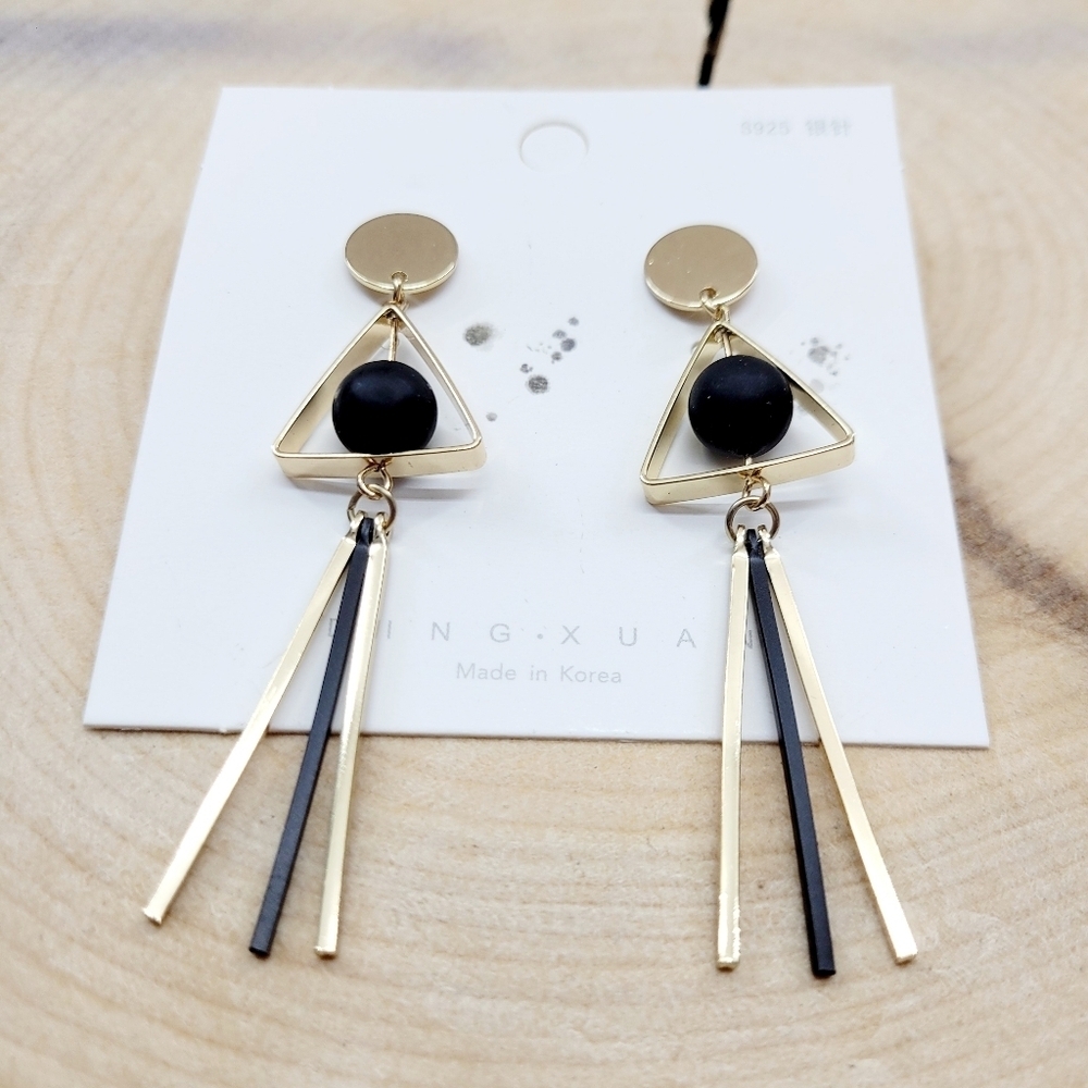 Brand New Top Fashion Gold Tone Black Earrings